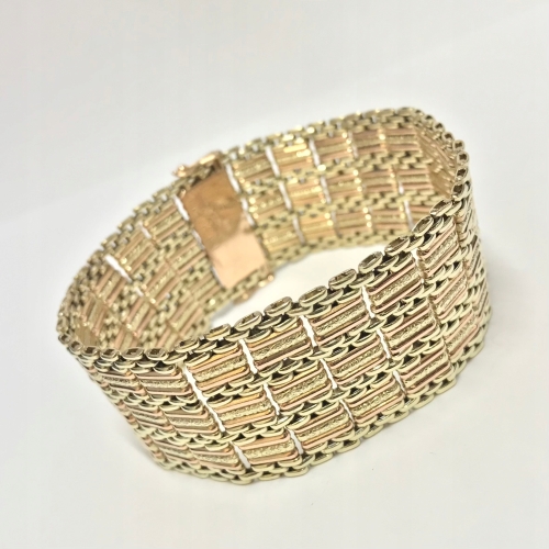 f555b7754902b0a3f61f55d3665c